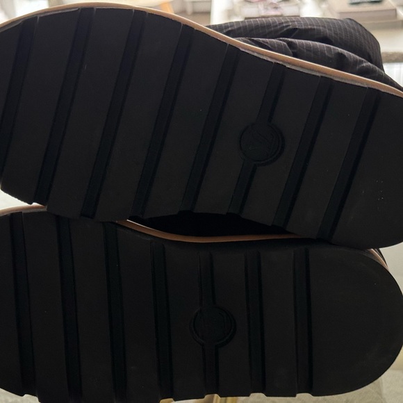 Louis Vuitton Nylon Monogram Pillow Boots, Black, size 37 - Picture 2 of 5